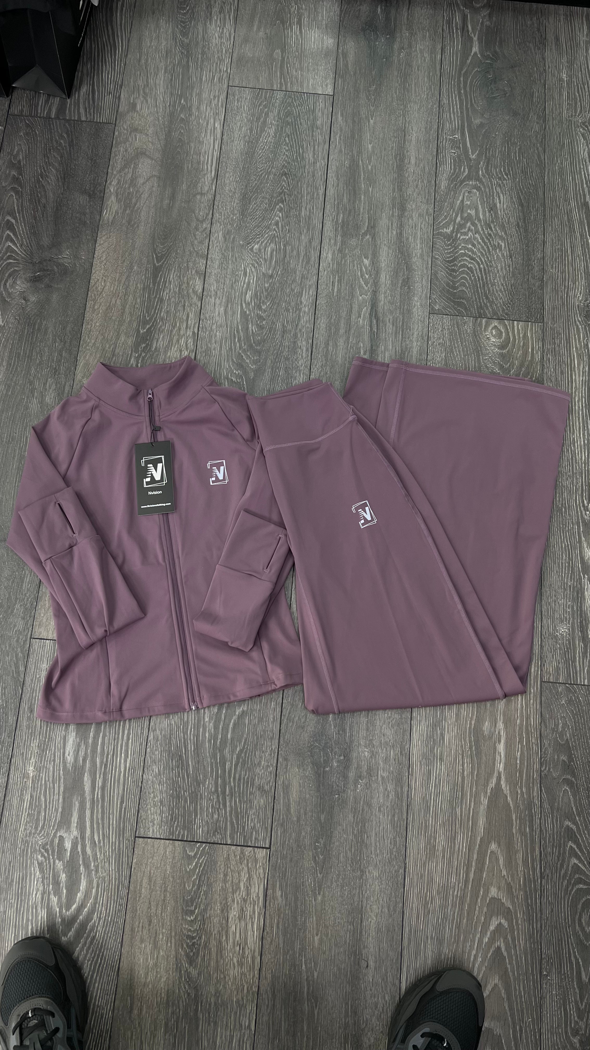 Women’s flared gym set